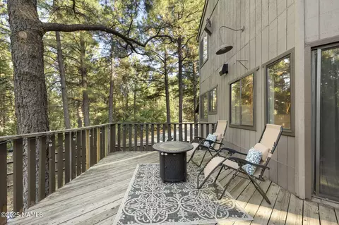 Exterior - 890 E David Dr, Flagstaff, AZ 86001 photo 2 of 4