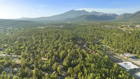 View/Area - 890 E David Dr, Flagstaff, AZ 86001 photo 1 of 2