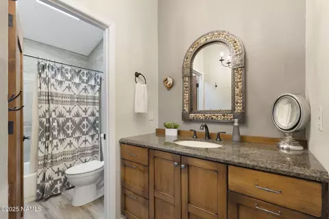 Bath - 890 E David Dr, Flagstaff, AZ 86001 photo 5 of 5