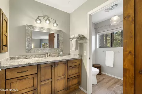 Bath - 890 E David Dr, Flagstaff, AZ 86001 photo 1 of 5