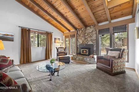 Living - 890 E David Dr, Flagstaff, AZ 86001 photo 1 of 6