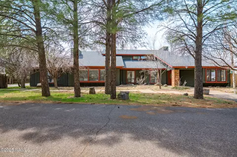 8300 Koch Field Rd, Flagstaff, AZ 86004
