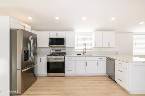 502 E Rodeo Rd, Williams, AZ 86046 photo 4
