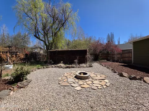 Exterior - 3930 E Thrush Ln, Flagstaff, AZ 86004 photo 10 of 19