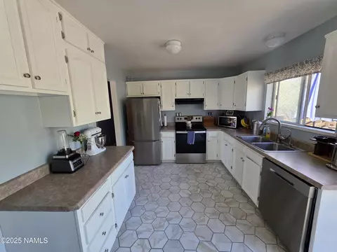 Kitchen - 3930 E Thrush Ln, Flagstaff, AZ 86004 photo 1 of 4