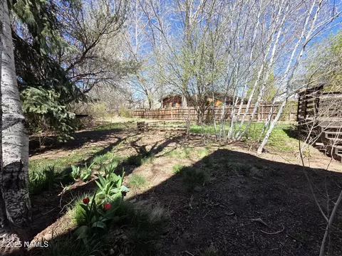 Exterior - 3930 E Thrush Ln, Flagstaff, AZ 86004 photo 16 of 19