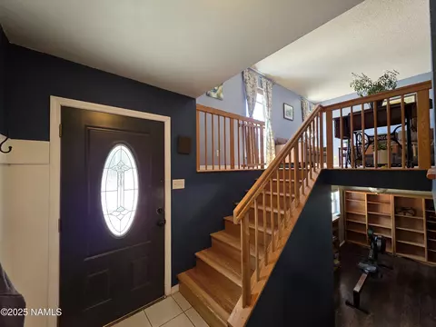 Entry Way - 3930 E Thrush Ln, Flagstaff, AZ 86004 photo 2 of 2