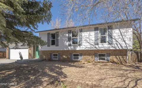 1700 N Foxglenn St, Flagstaff, AZ 86004