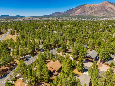 2000 N Cypress Point Dr, Flagstaff, AZ 86004
