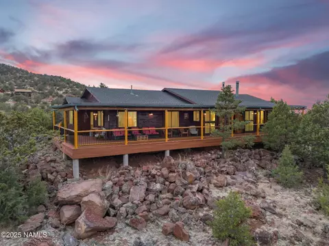 7634 N Trails End Dr, Williams, AZ 86046