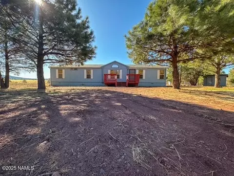 2987 S Peaks View Dr, Parks, AZ 86018