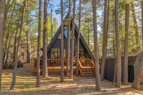 1305 E Wildcat Dr, Munds Park, AZ 86017