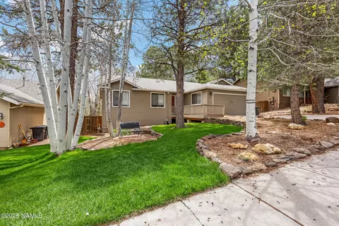 69 E Mohawk Dr, Flagstaff, AZ 86005 photo 4