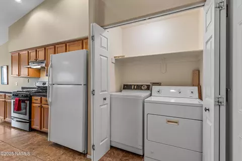 69 E Mohawk Dr, Flagstaff, AZ 86005 photo 13