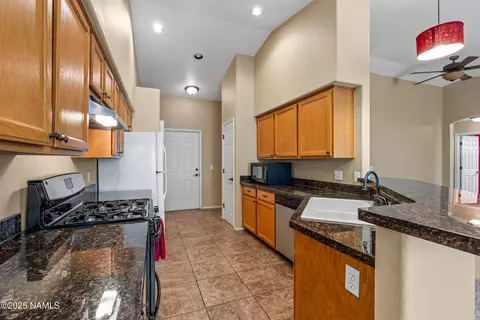 69 E Mohawk Dr, Flagstaff, AZ 86005 photo 11