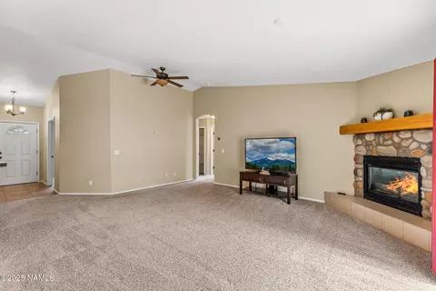 69 E Mohawk Dr, Flagstaff, AZ 86005 photo 8