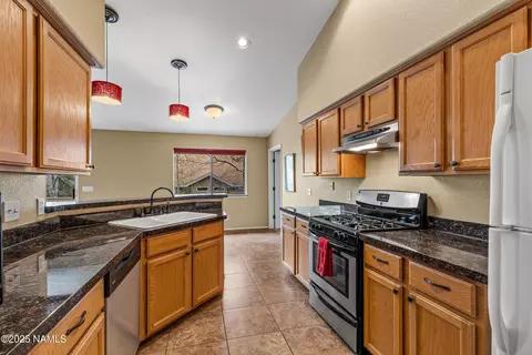 69 E Mohawk Dr, Flagstaff, AZ 86005 photo 12
