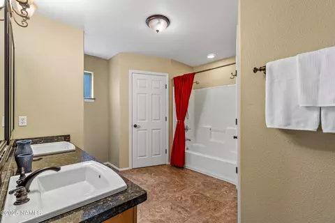 69 E Mohawk Dr, Flagstaff, AZ 86005 photo 16