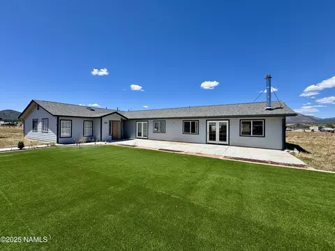 7840 Cowboy Way, Flagstaff, AZ 86004