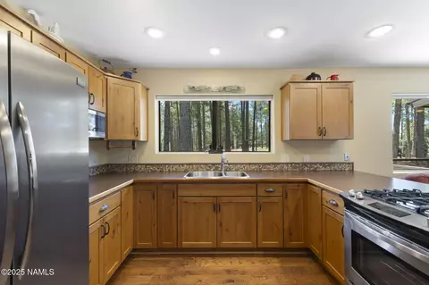 Kitchen - 5115 E Mt Pleasant Dr, Flagstaff, AZ 86004 photo 2 of 5