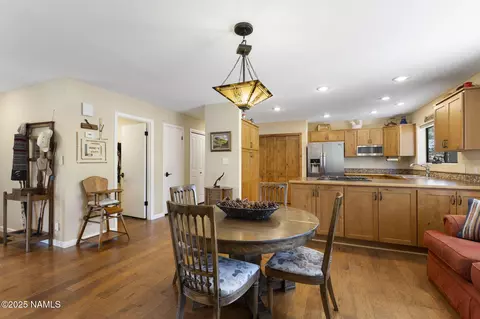 Dining - 5115 E Mt Pleasant Dr, Flagstaff, AZ 86004 photo 1 of 2