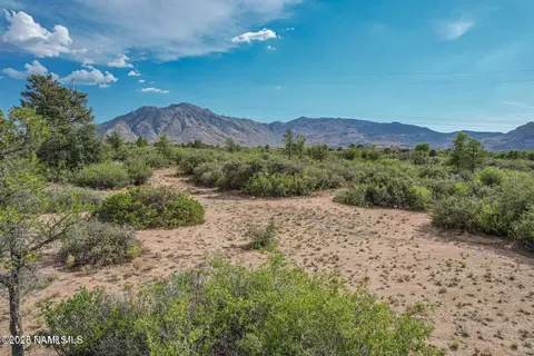 1160 Phantom Creek Ln, Meadview, AZ 86444