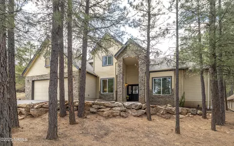 4276 E Coburn Dr, Flagstaff, AZ 86004