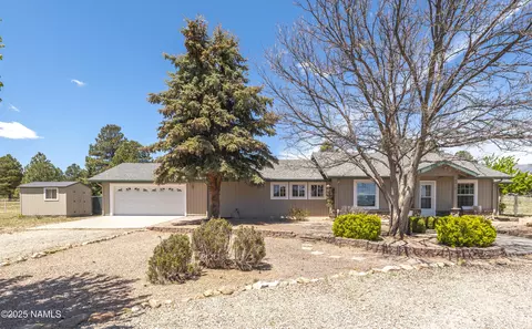 8210 Winchester Dr, Flagstaff, AZ 86004