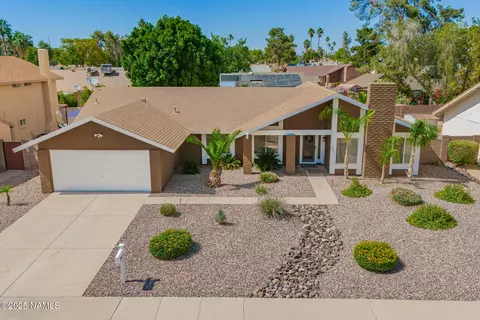 2422 W Acoma Dr, Phoenix, AZ 85023