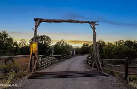 38 Cosnino Rd, Flagstaff, AZ 86004