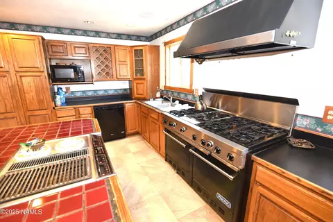 Kitchen - 733 S 3rd St, Williams, AZ 86046 photo 1 of 5