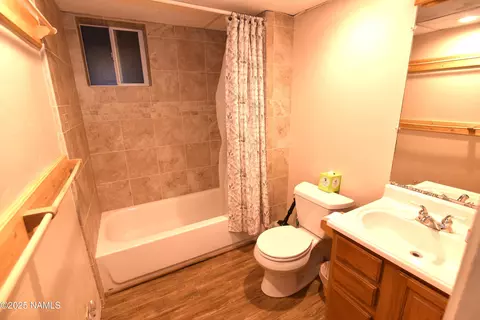 Bath - 733 S 3rd St, Williams, AZ 86046 photo 3 of 3