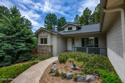 2587 S Cliffview St, Flagstaff, AZ 86001
