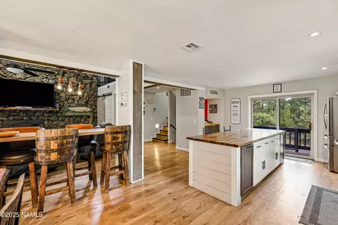Kitchen - 5201 E Duquesne Ln, Flagstaff, AZ 86004 photo 4 of 6
