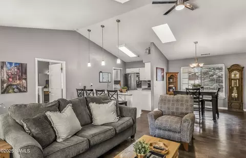 2590 N Fox Run Dr, Flagstaff, AZ 86004
