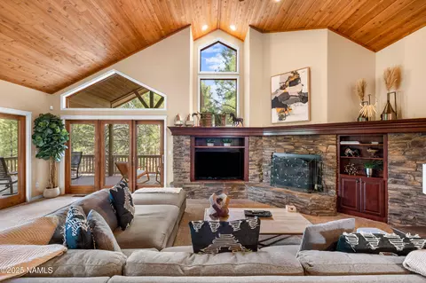 1018 N Amberwood St, Flagstaff, AZ 86004