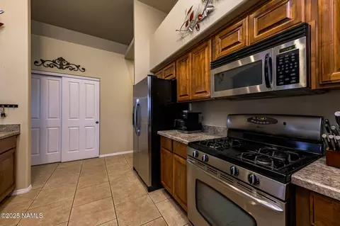Kitchen - 621 Brookline Loop, Williams, AZ 86046 photo 5 of 5