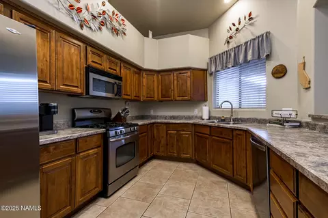 Kitchen - 621 Brookline Loop, Williams, AZ 86046 photo 2 of 5