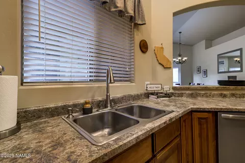 Kitchen - 621 Brookline Loop, Williams, AZ 86046 photo 4 of 5