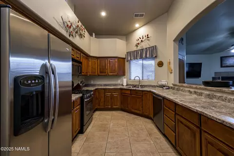 Kitchen - 621 Brookline Loop, Williams, AZ 86046 photo 1 of 5