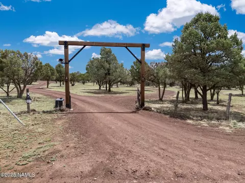 8401 N Cedar St, Williams, AZ 86046 photo 3