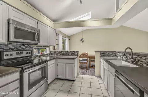 Kitchen - 4316 E Broken Rock Loop, Flagstaff, AZ 86004 photo 1 of 2