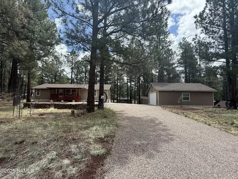 1715 Kings Dell Dr, Parks, AZ 86018