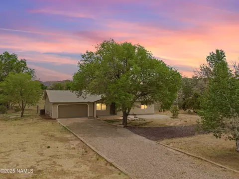 9685 Pioneer Valley Rd, Flagstaff, AZ 86004