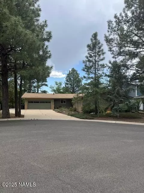 981 E Hilltop Ave, Flagstaff, AZ 86001