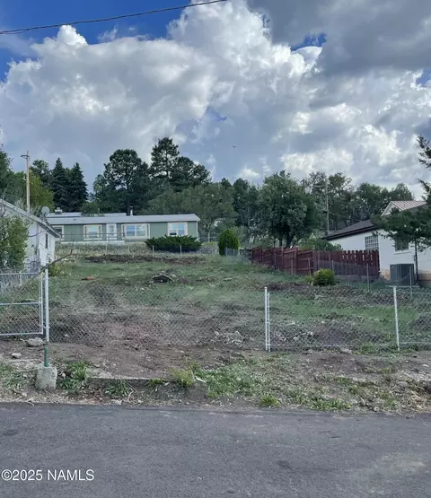 215 W Hancock Ave, Williams, AZ 86046