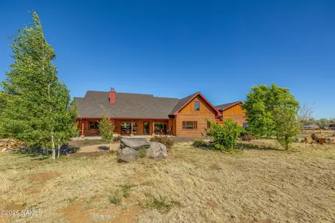 Exterior - 7507 Deville Ln, Flagstaff, AZ 86004 photo 3 of 5