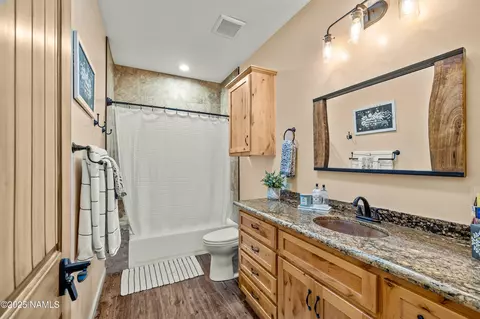 Bath - 7507 Deville Ln, Flagstaff, AZ 86004 photo 6 of 6