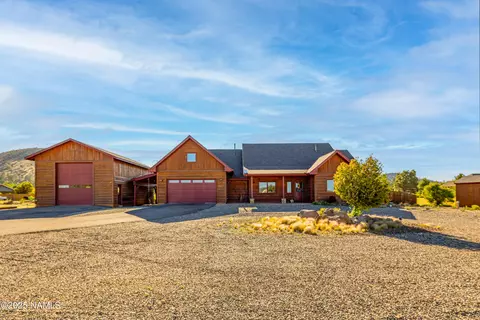 Exterior - 7507 Deville Ln, Flagstaff, AZ 86004 photo 2 of 5