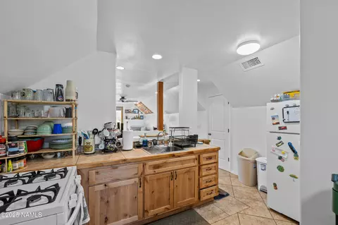 Kitchen - 7507 Deville Ln, Flagstaff, AZ 86004 photo 5 of 5